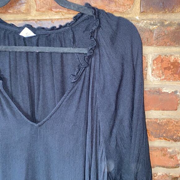 Old Navy Black Ruffled Crinkle-Textured Poet Long Sleeve Blouse Women's Size 4X - Picture 3 of 7